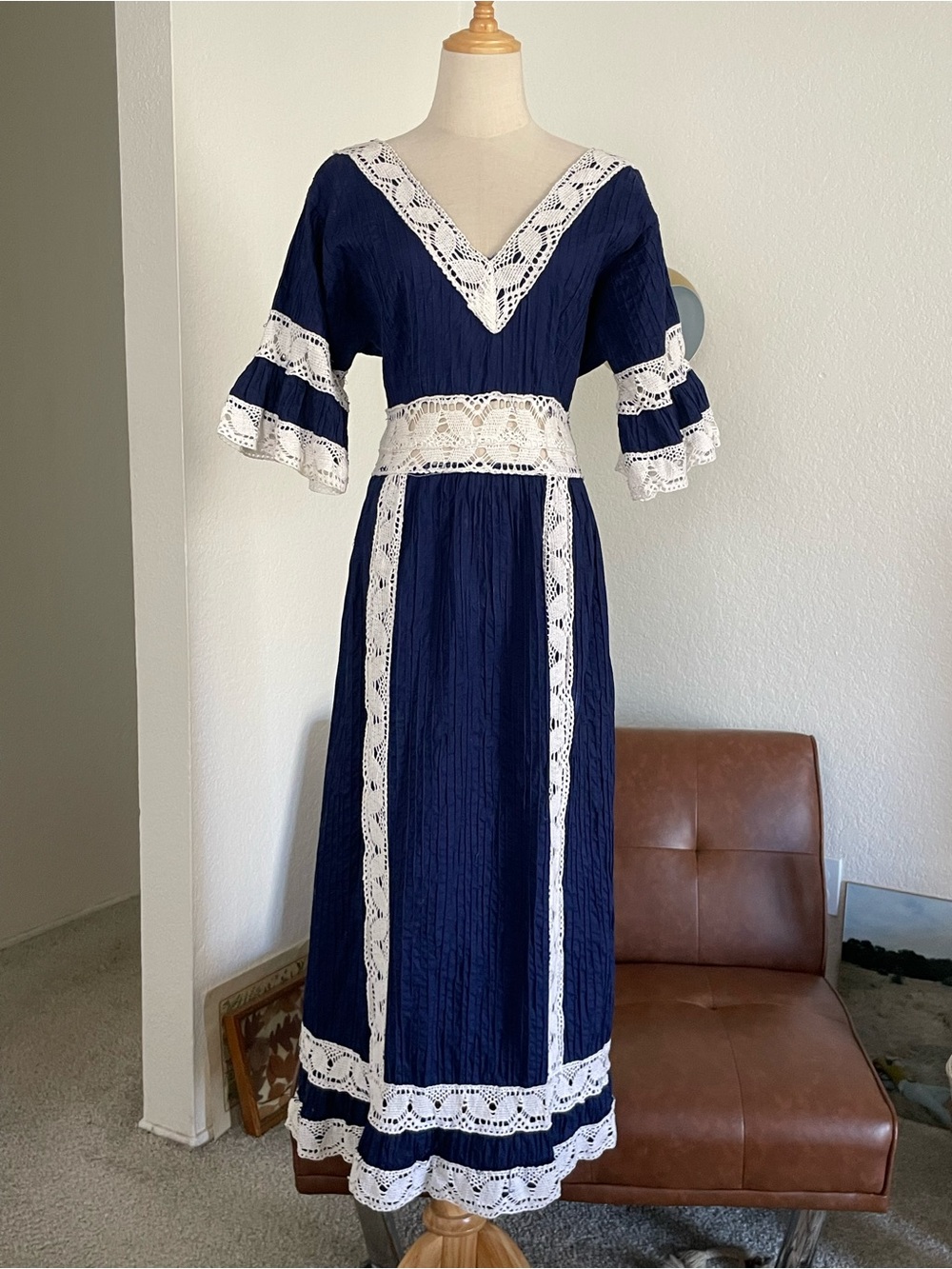 Vintage 1970s Boho Festival Hippie Textured Crochet Trim Dress
